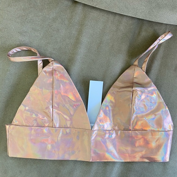Gold holographic iridescent crop top - Picture 2 of 11